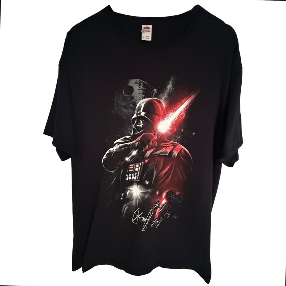 Fruit of the Loom Men's Extra Large Black Front graphic print Graphic T-Shirt